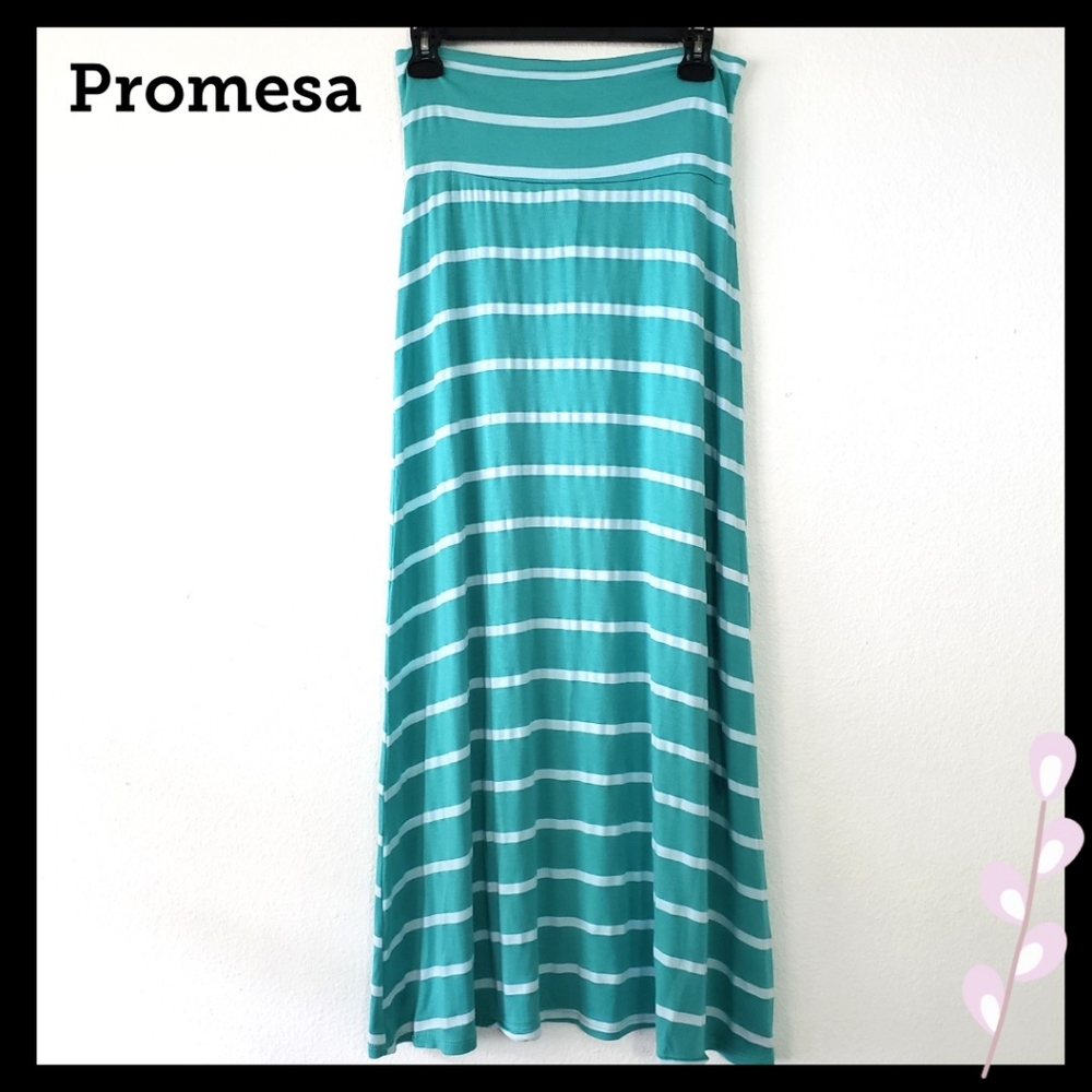 $  3/$15 Promesa:Size:M/ Mint Green & White striped Maxi